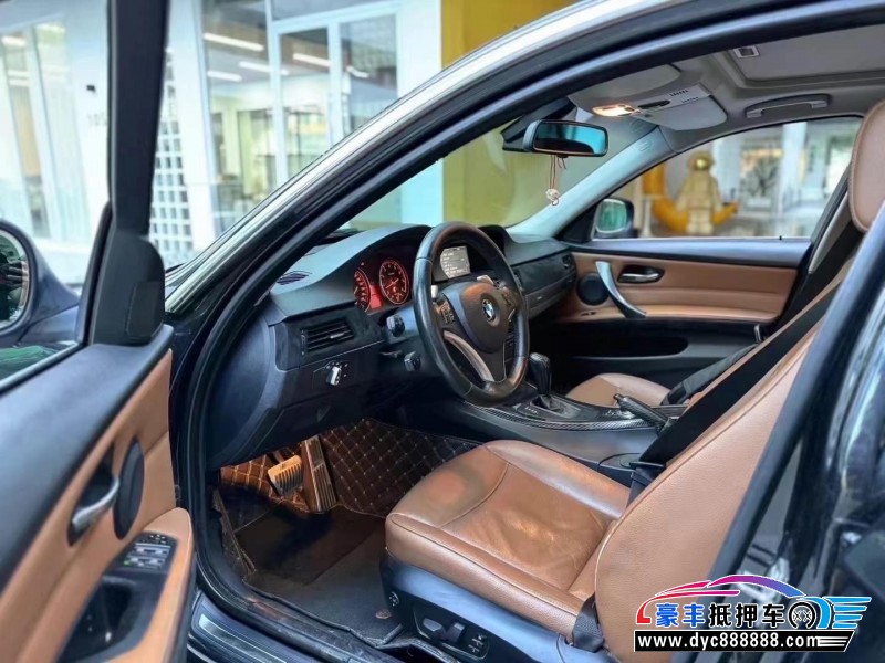 10年宝马3系轿车抵押车出售