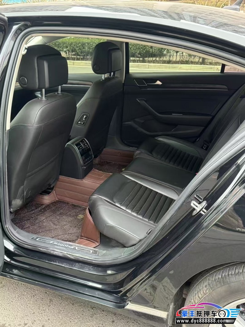 19年大众迈腾轿车抵押车出售