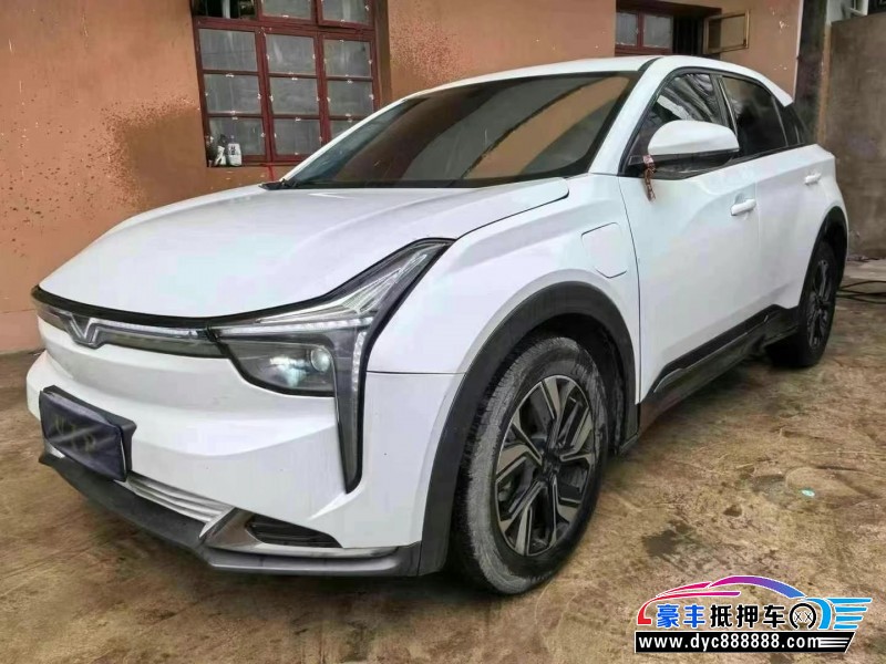 23年哪吒U轿车抵押车出售