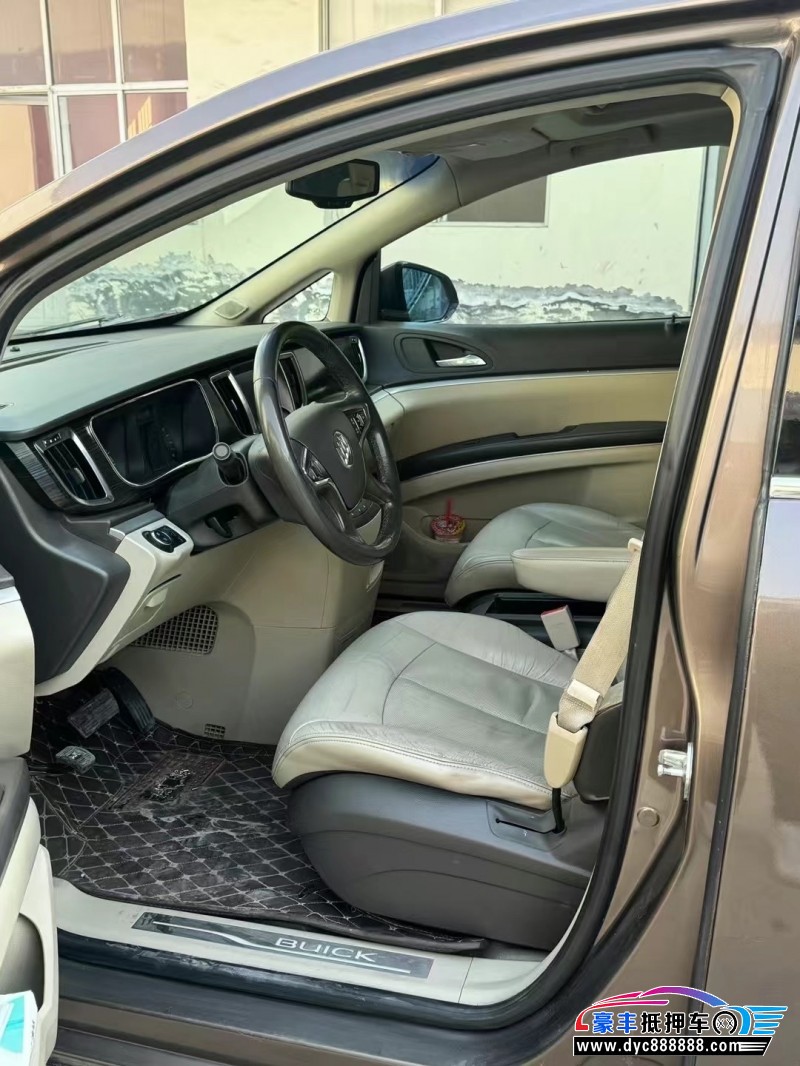 12年别克GL8轿车抵押车出售