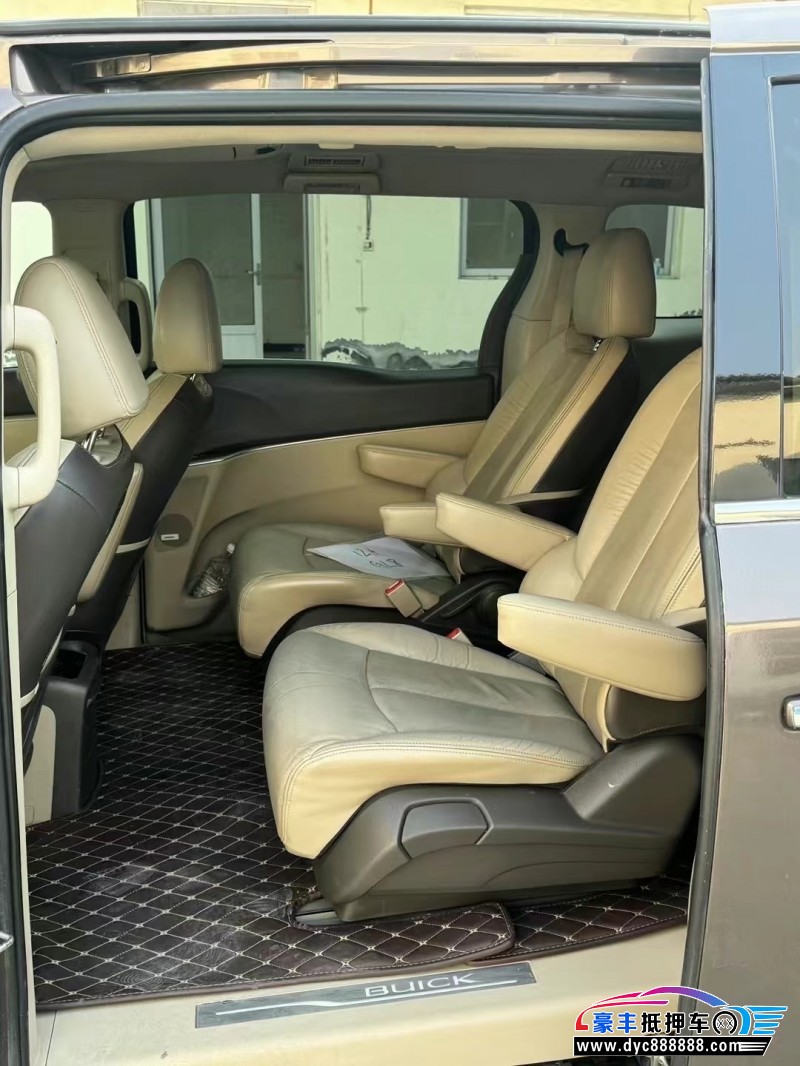 12年别克GL8轿车抵押车出售