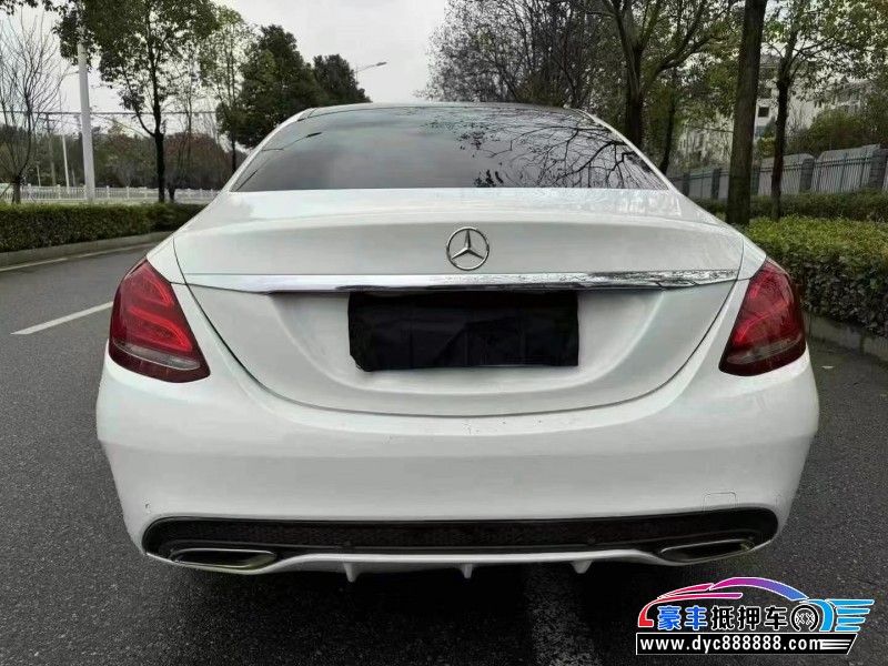 17年奔驰C轿车抵押车出售