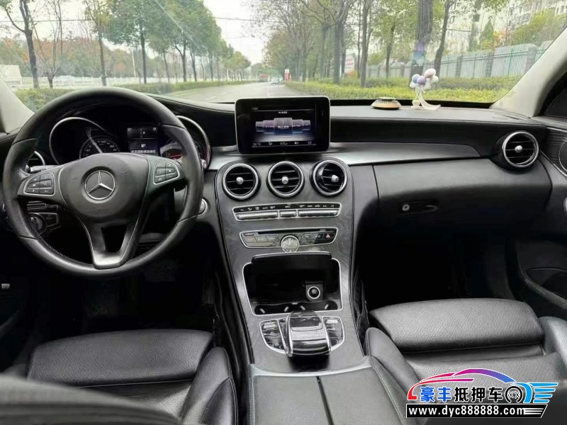 17年奔驰C轿车抵押车出售