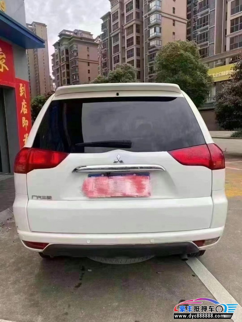 14年三菱帕杰罗轿车抵押车出售