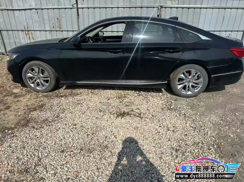 18年本田雅阁轿车抵押车出售