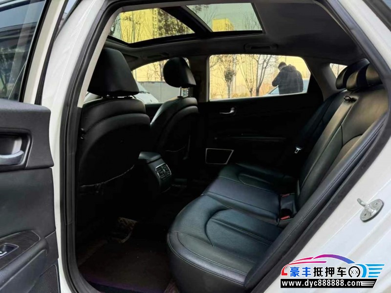 17年起亚K5轿车抵押车出售