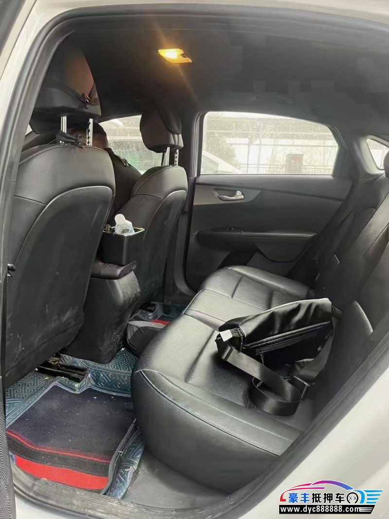 22年起亚K3轿车抵押车出售