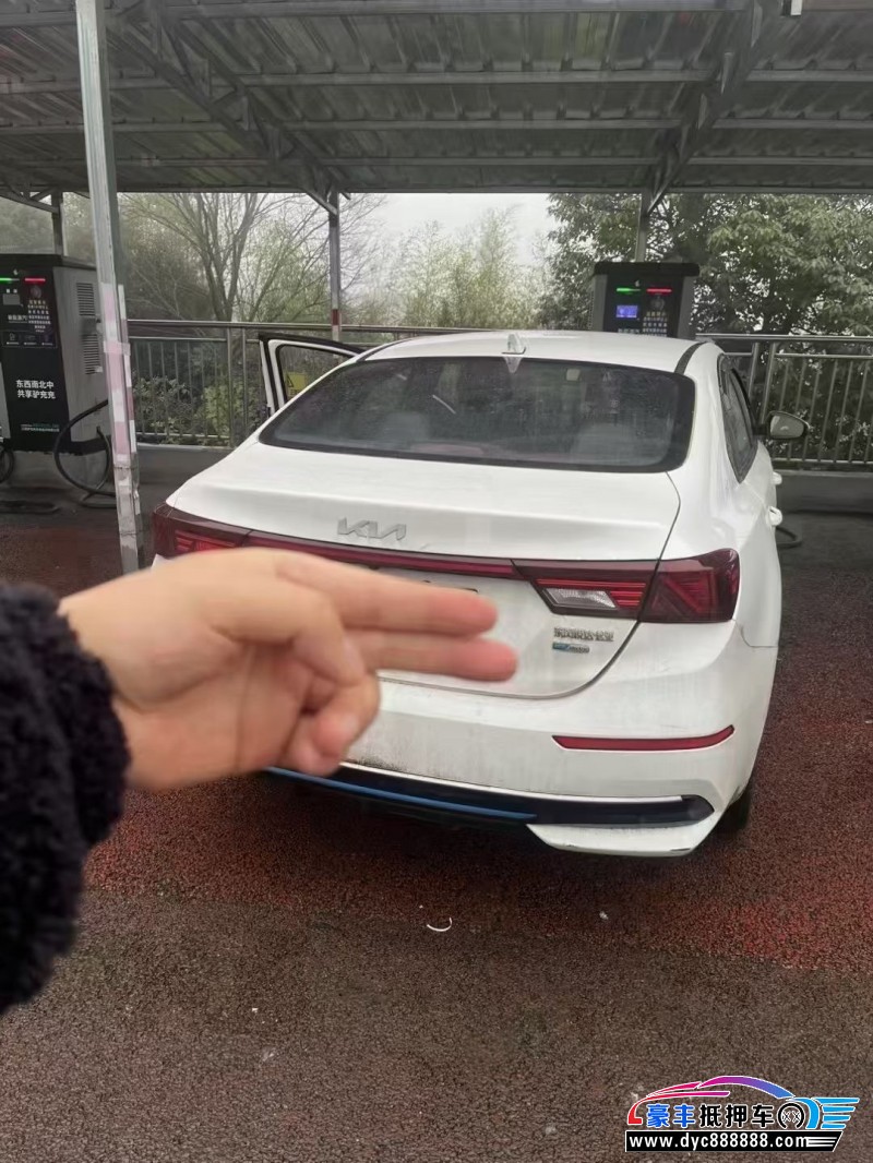 22年起亚K3轿车抵押车出售