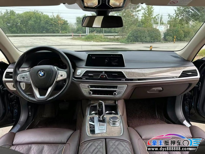 22年宝马7系轿车抵押车出售