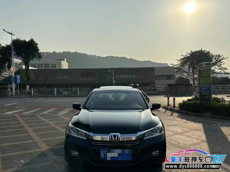 18年本田雅阁轿车抵押车出售