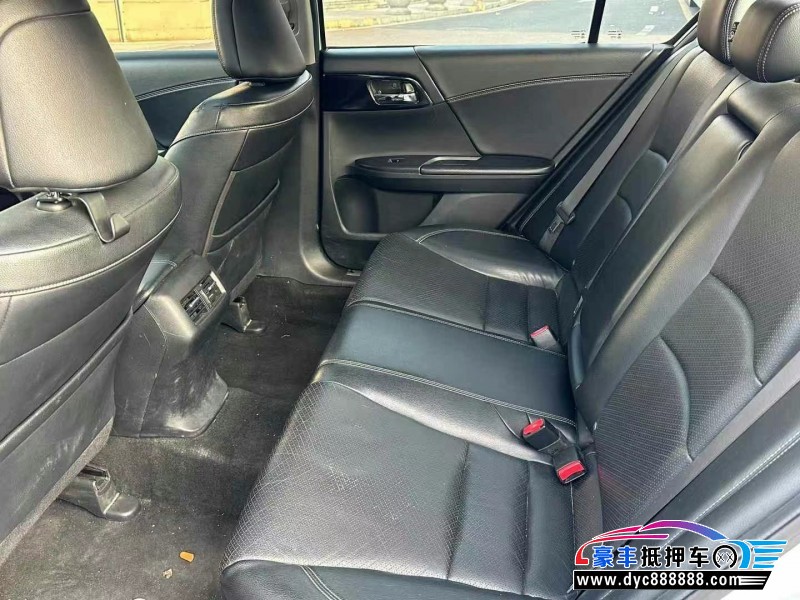 18年本田雅阁轿车抵押车出售