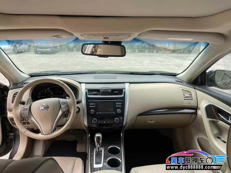 14年日产天籁轿车抵押车出售