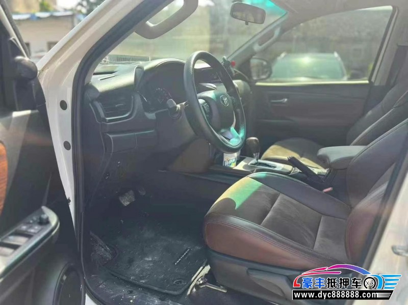 20年丰田穿越者轿车抵押车出售