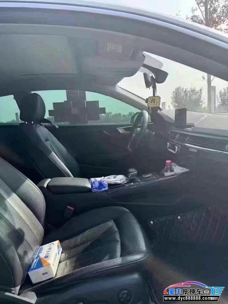 17年奥迪A5轿车抵押车出售