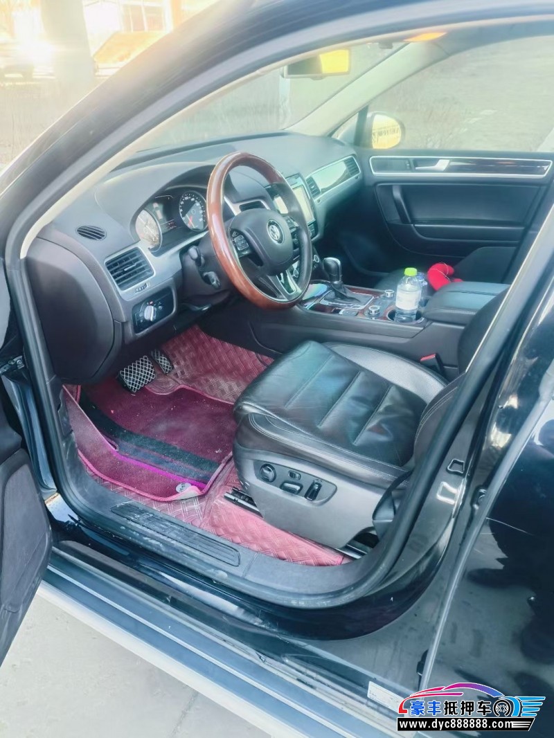 15年大众途锐轿车抵押车出售