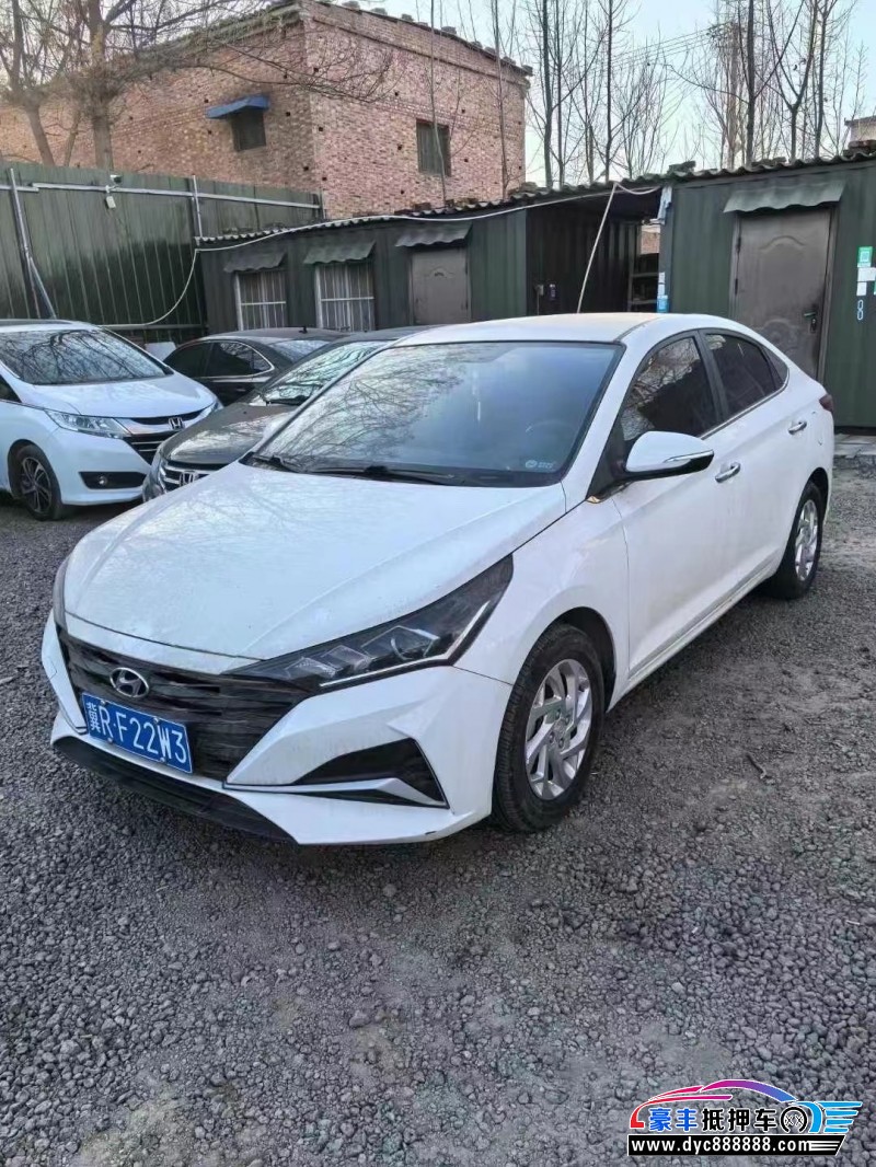 20年现代悦纳轿车抵押车出售