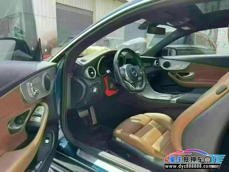 19年奔驰C轿车抵押车出售
