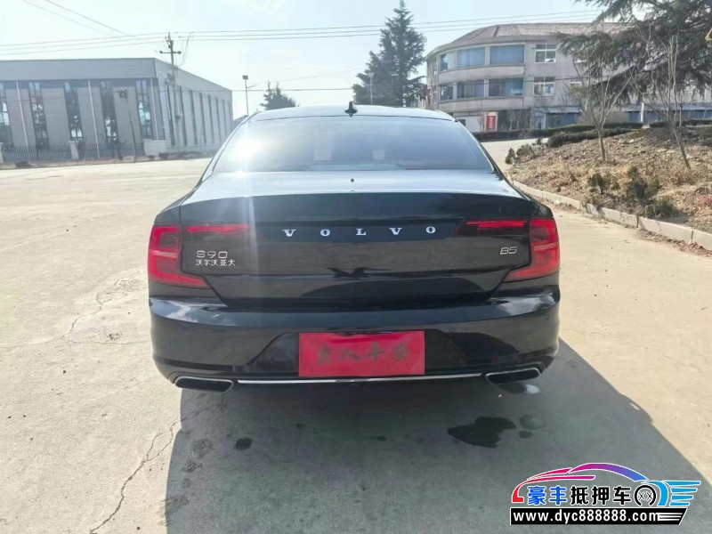 17年沃尔沃S90轿车抵押车出售