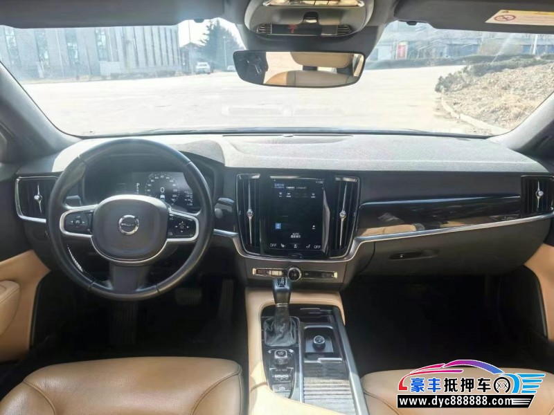 17年沃尔沃S90轿车抵押车出售