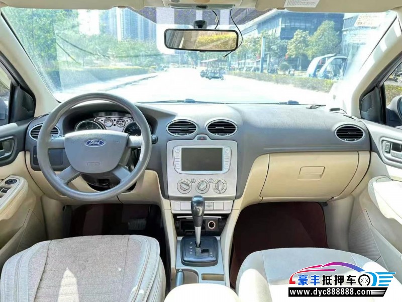 14年福特福克斯轿车抵押车出售