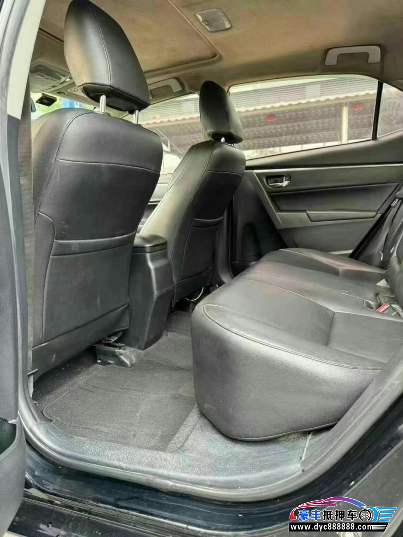 18年丰田雷凌轿车抵押车出售