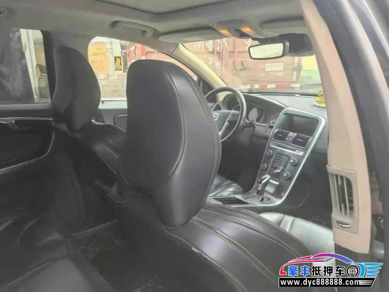 14年沃尔沃XC60轿车抵押车出售
