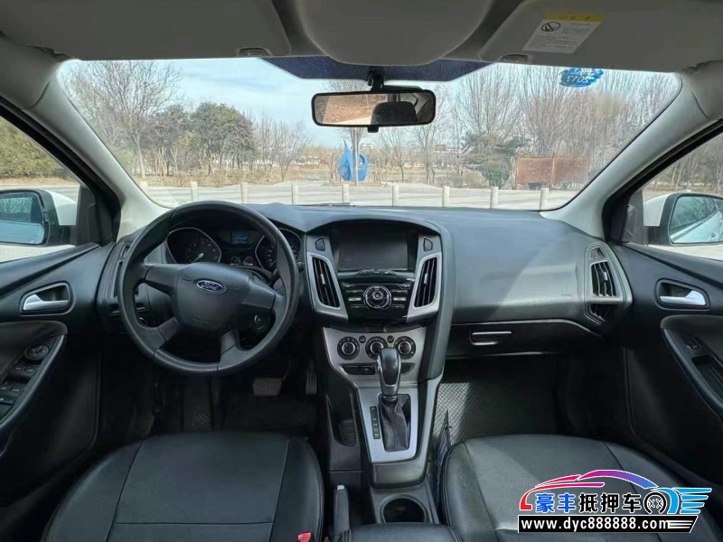 15年福特福克斯轿车抵押车出售