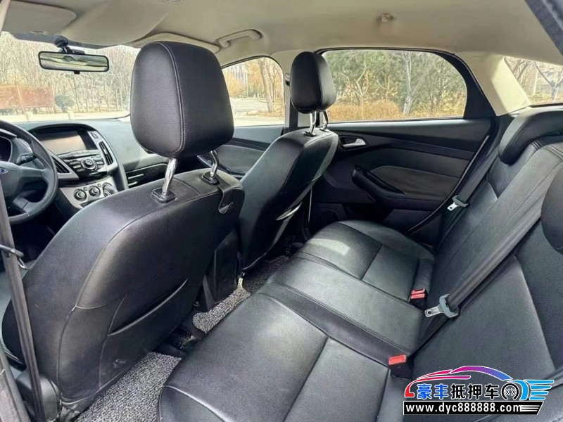 15年福特福克斯轿车抵押车出售