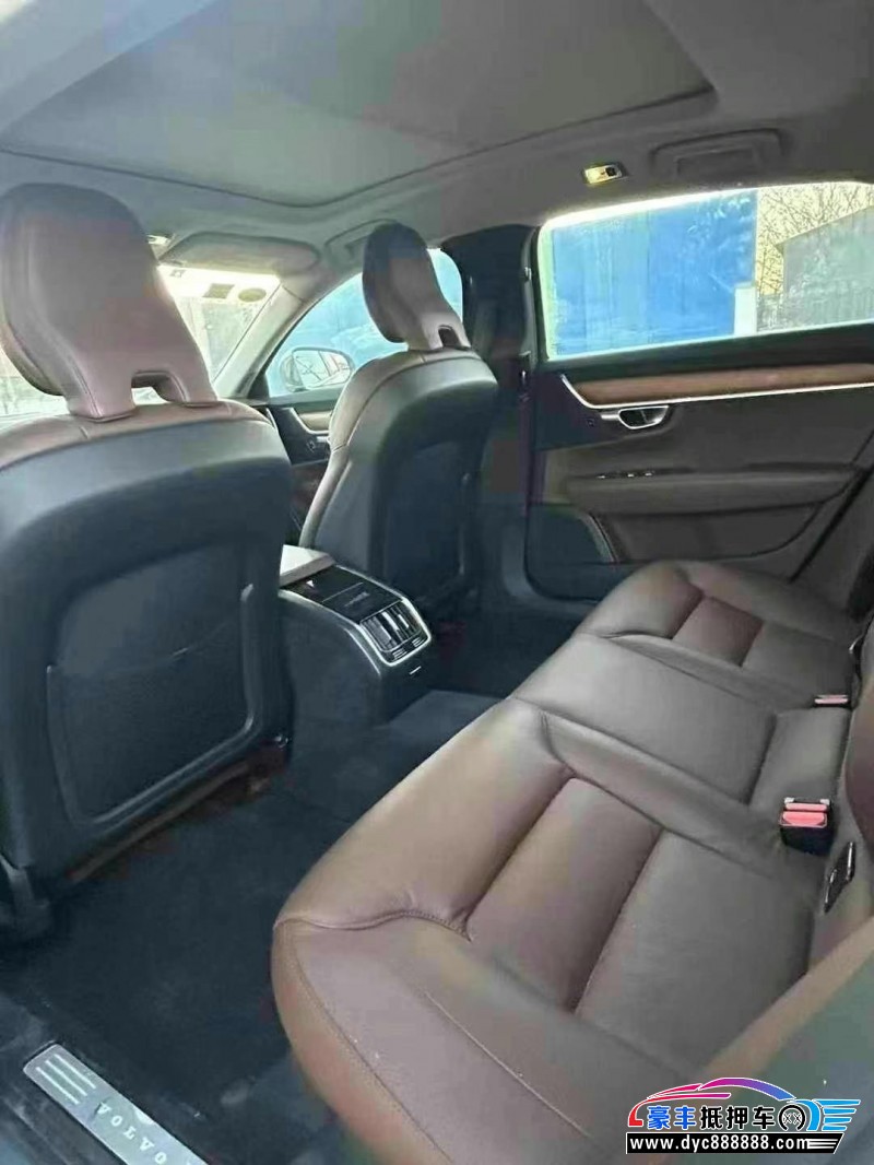 19年沃尔沃S90轿车抵押车出售