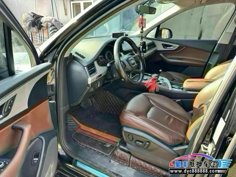 18年奥迪Q7轿车抵押车出售