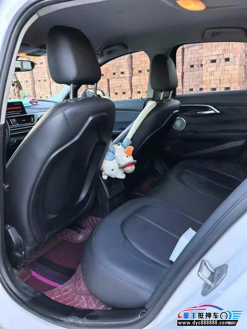 21年宝马1系轿车抵押车出售