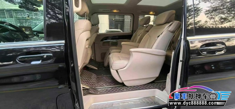 18年奔驰威霆轿车抵押车出售