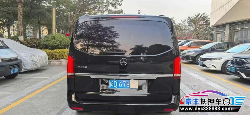 18年奔驰威霆轿车抵押车出售