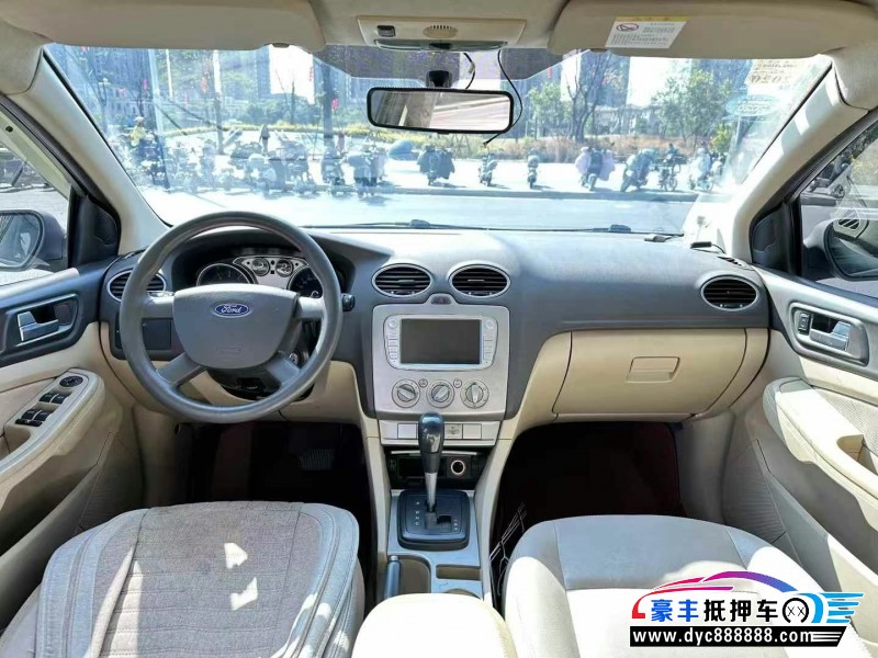 14年福特福克斯轿车抵押车出售