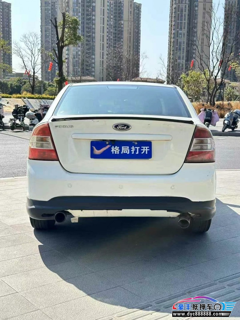 14年福特福克斯轿车抵押车出售