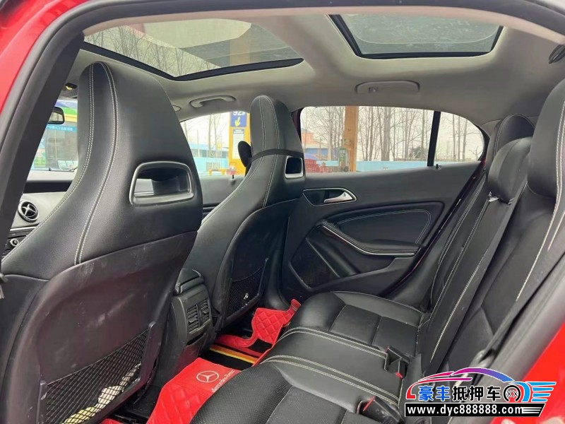 16年奔驰GLA轿车抵押车出售