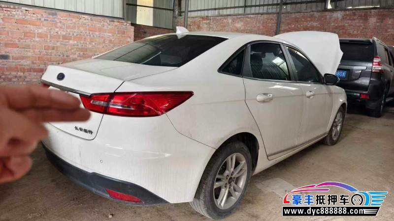 21年福特福睿斯轿车抵押车出售