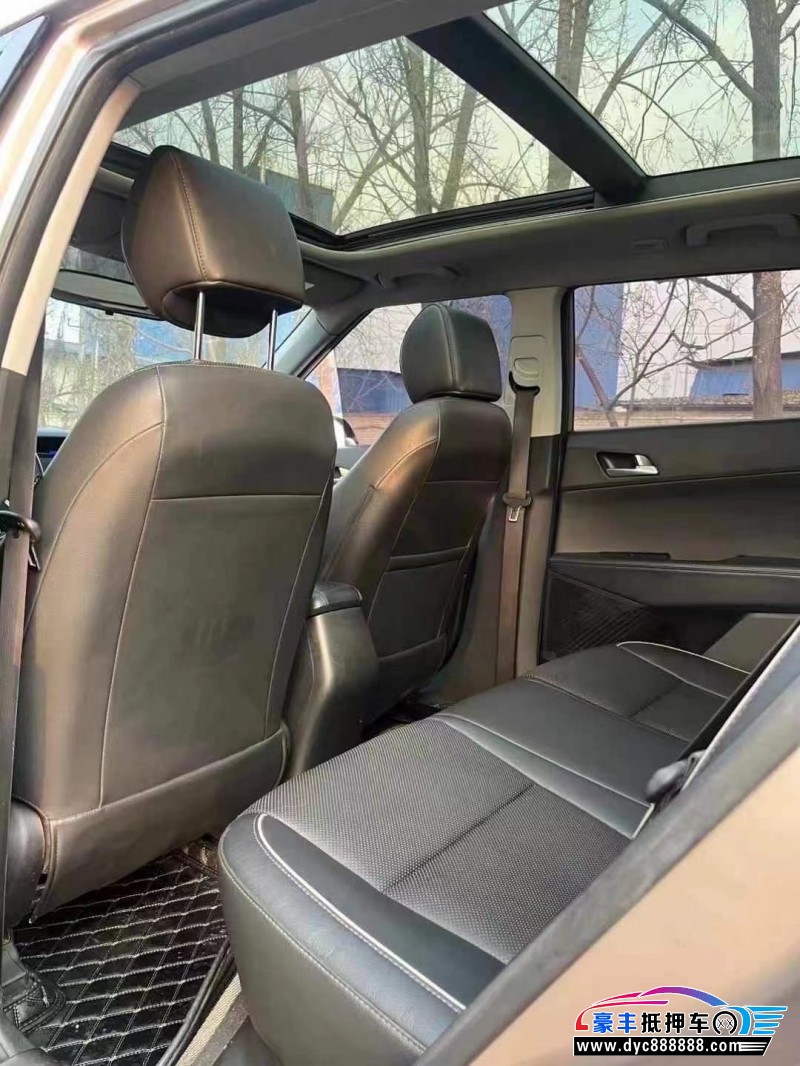 17年现代ix25轿车抵押车出售