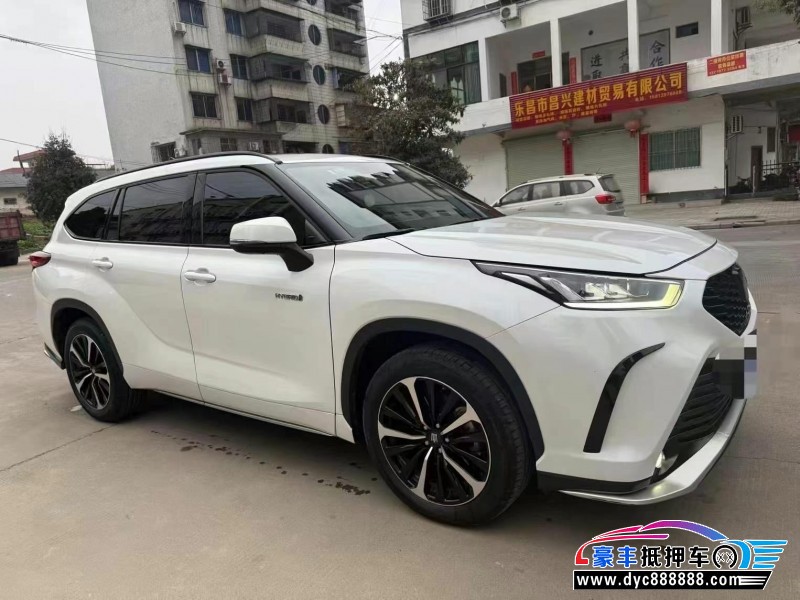 23年丰田皇冠轿车抵押车出售