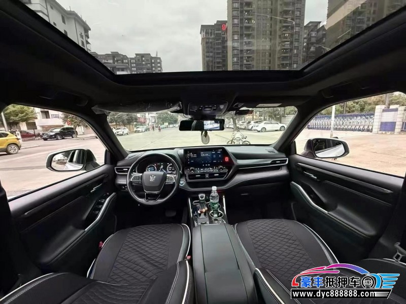 23年丰田皇冠轿车抵押车出售