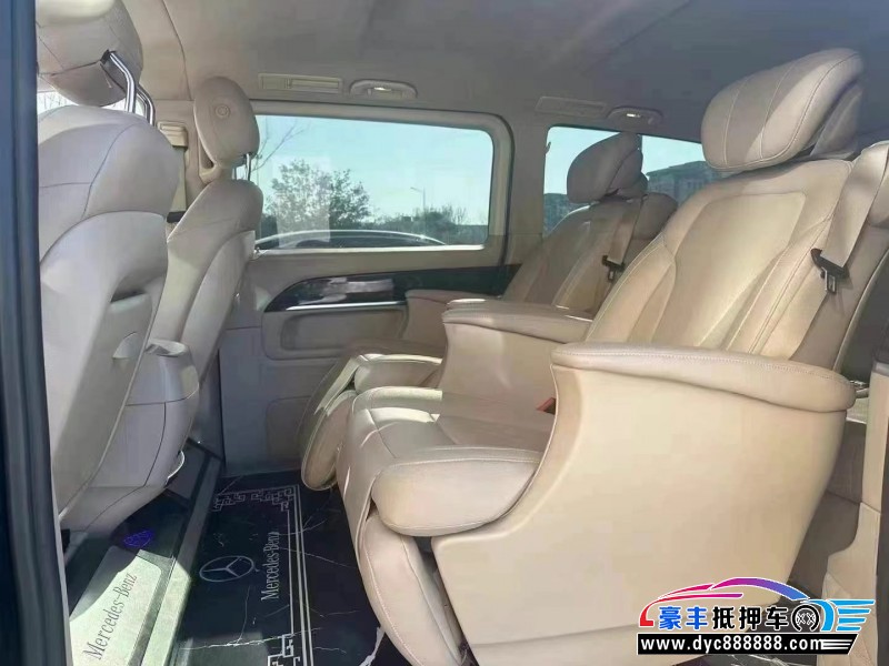 17年奔驰V轿车抵押车出售