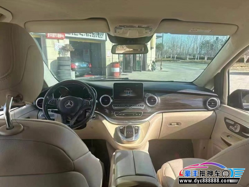 17年奔驰V轿车抵押车出售