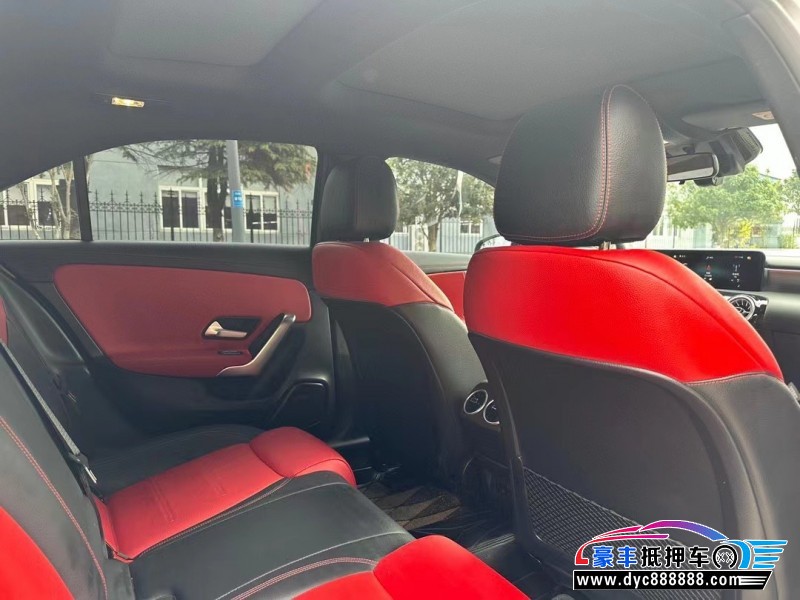 22年奔驰A级AMG轿车抵押车出售