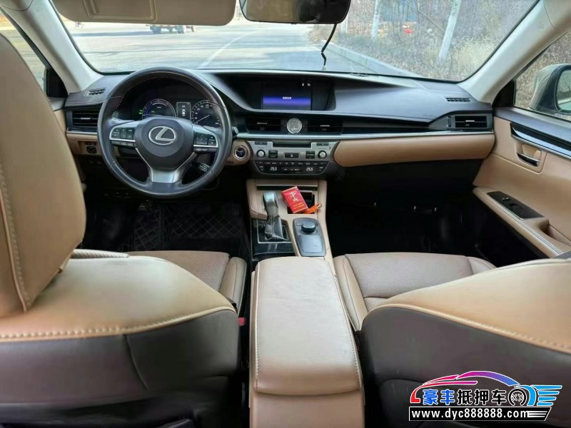 18年雷克萨斯ES轿车抵押车出售