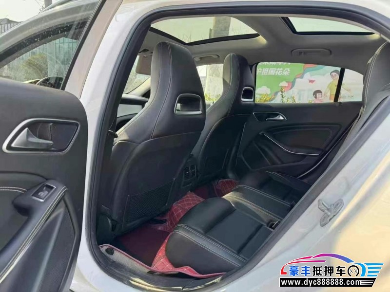 16年奔驰GLA轿车抵押车出售