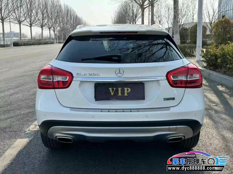 16年奔驰GLA轿车抵押车出售