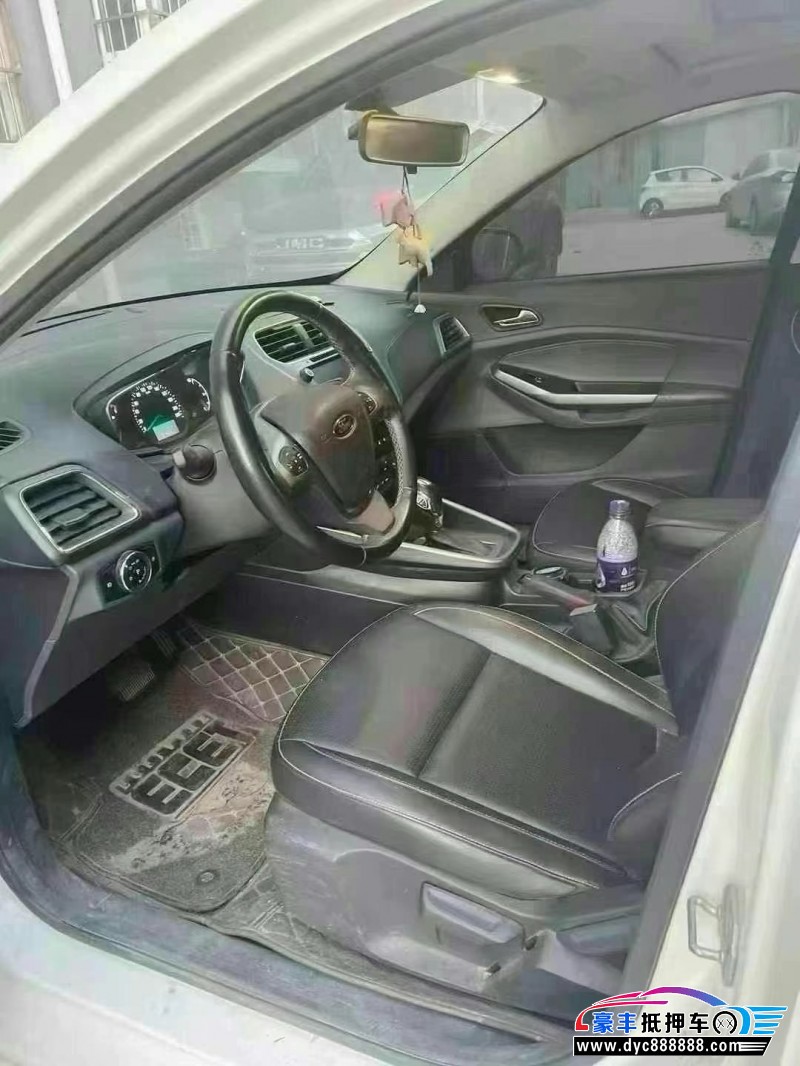 18年福特福睿斯轿车抵押车出售