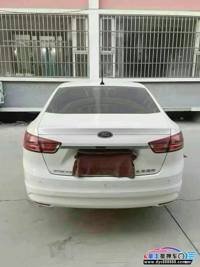 18年福特福睿斯轿车抵押车出售