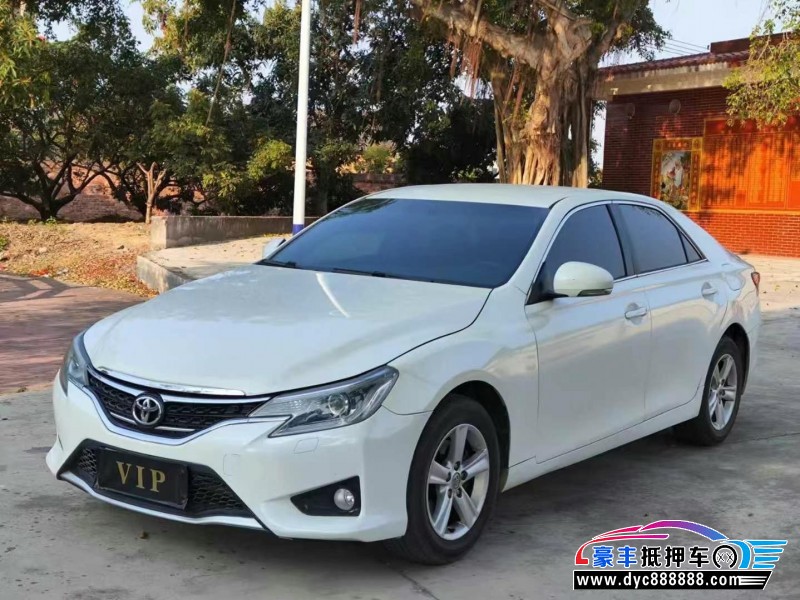 15年丰田锐志轿车抵押车出售