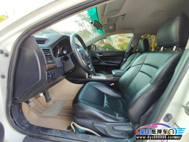 15年丰田锐志轿车抵押车出售